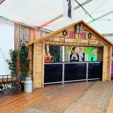 Holz Chalet – Event Materialvermietung Absperrgitter Dekoration – Zelt